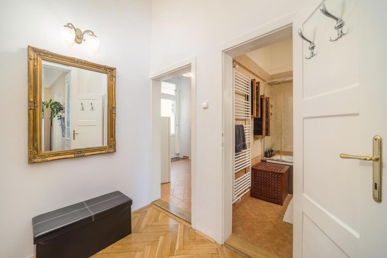Vintage Apartment Печ Екстер'єр фото