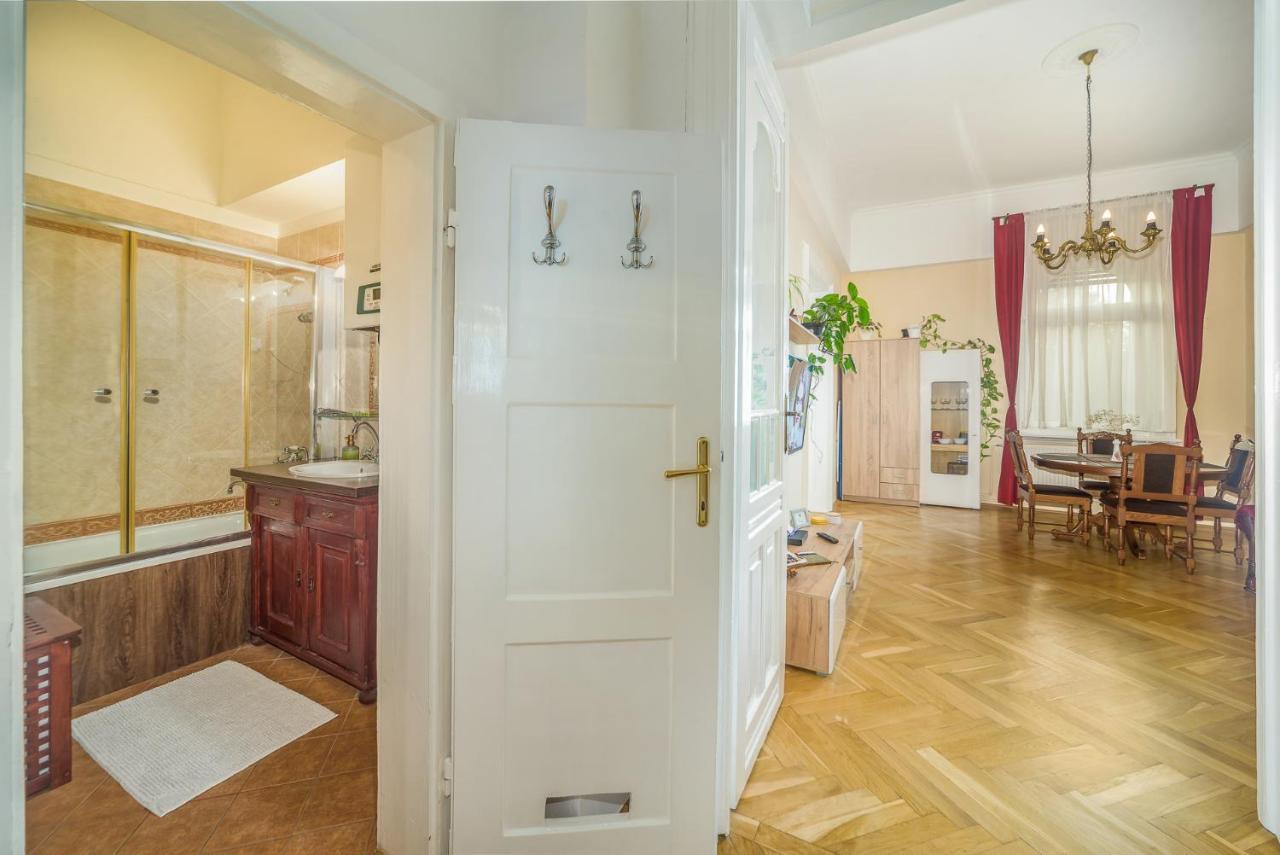 Vintage Apartment Печ Екстер'єр фото