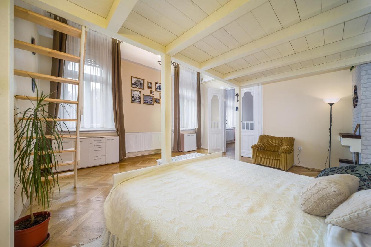 Vintage Apartment Печ Екстер'єр фото