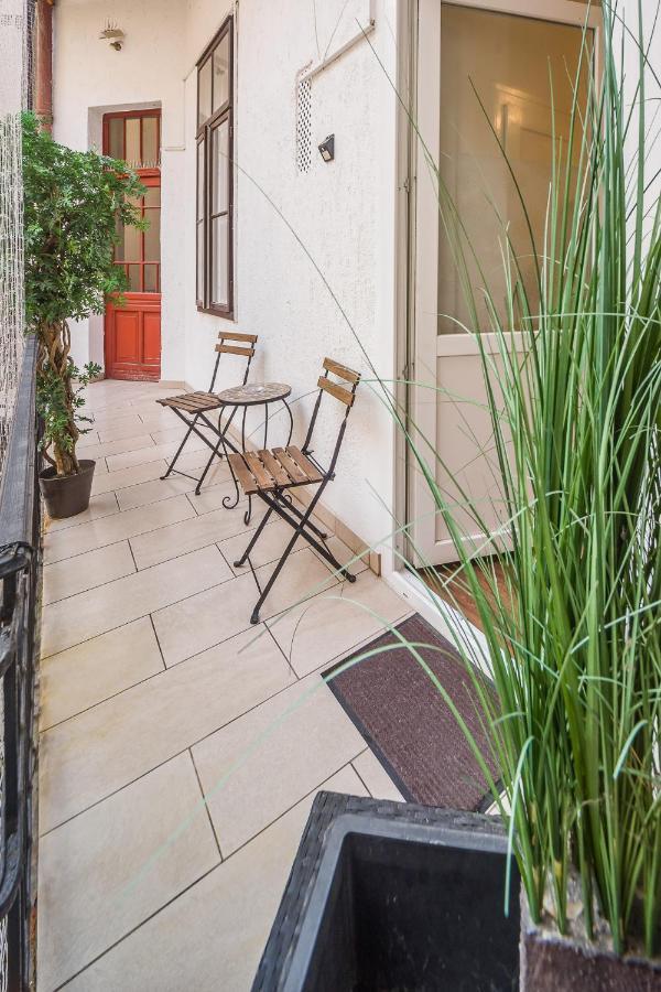 Vintage Apartment Печ Екстер'єр фото