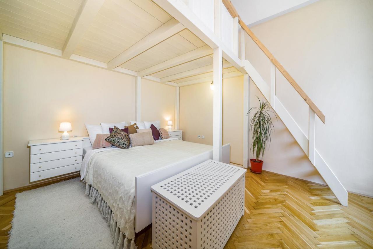 Vintage Apartment Печ Екстер'єр фото