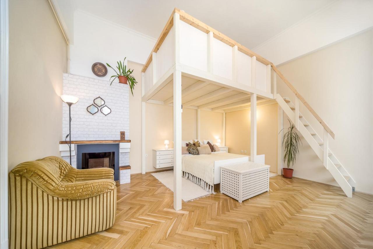 Vintage Apartment Печ Екстер'єр фото
