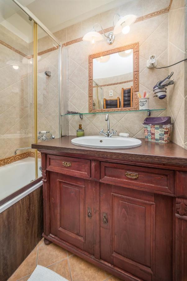 Vintage Apartment Печ Екстер'єр фото